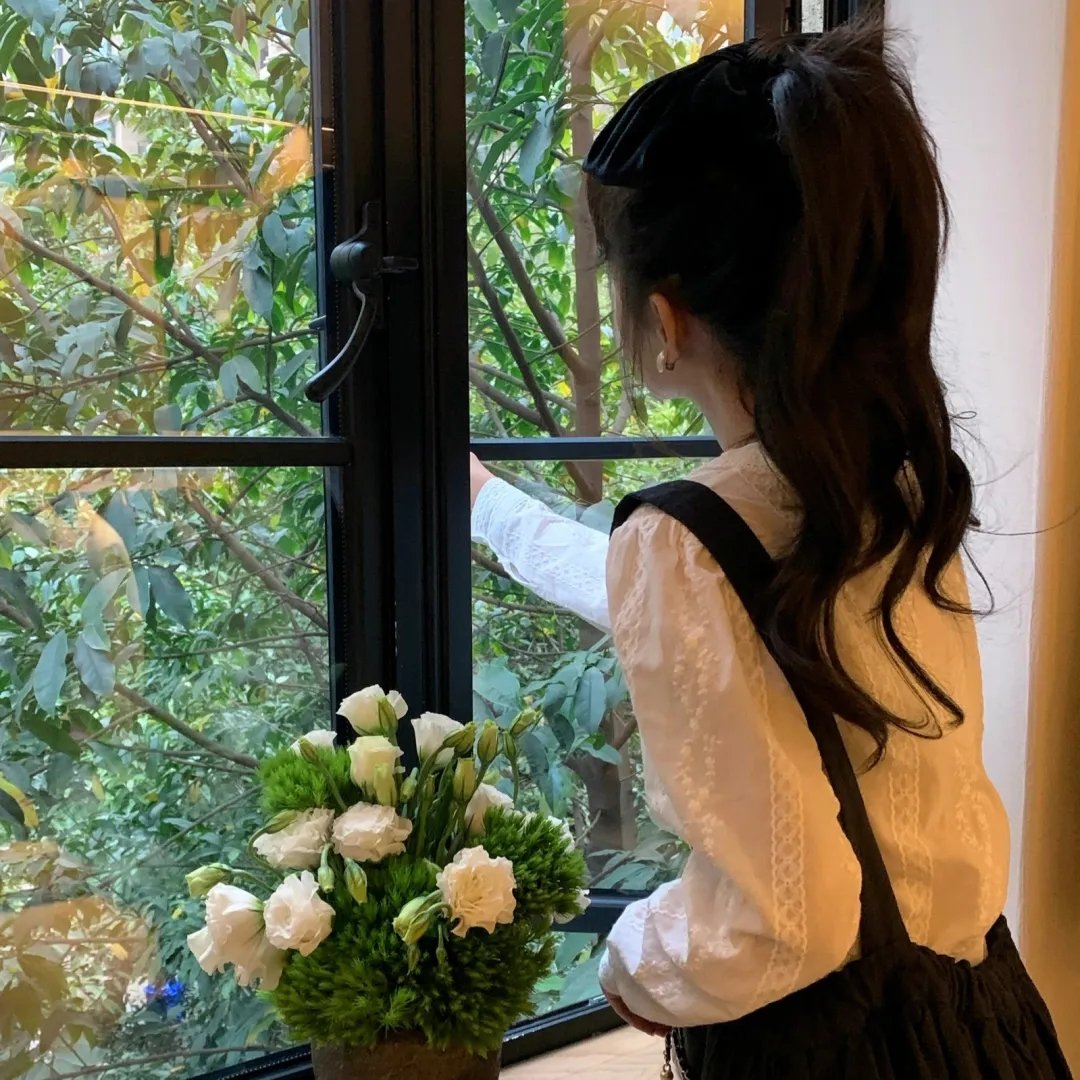 被偷听心声后冷宫小厨娘成团宠啦